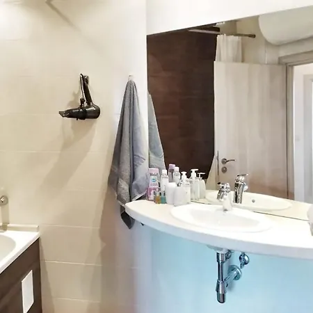 La Spacious With A Sea View