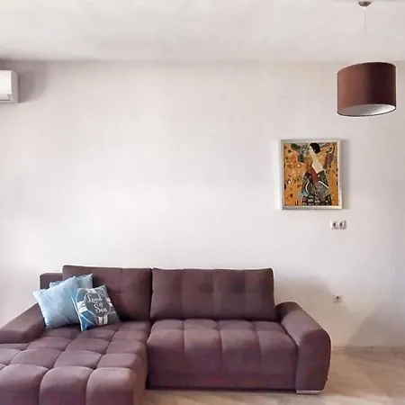 La Spacious With A Sea View Apartment