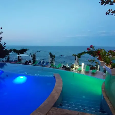 La Spacious With A Sea View Apartment *